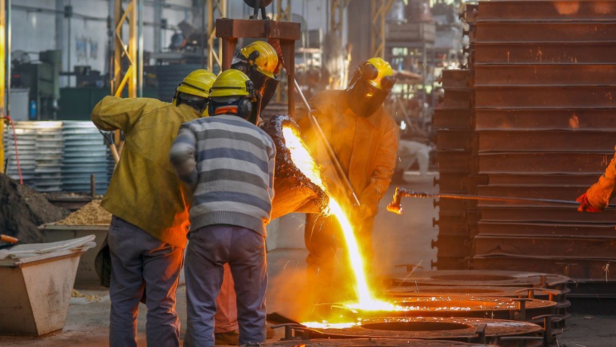 O principal objetivo é reduzir o elevado endividamento da companhia (Imagem: Shutterstock)