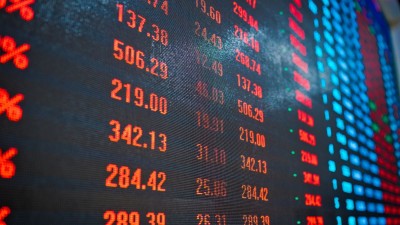 Já o dólar à vista manteve a trajetória de acomodação e terminou o dia cotado a R$ 5,27 (Imagem: Shutterstock)