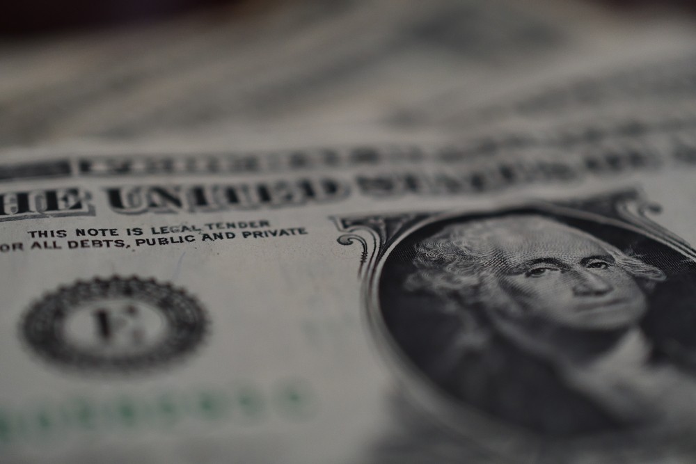 Dólar é a dívisa mais importante do mundo (Imagem: Shutterstock)