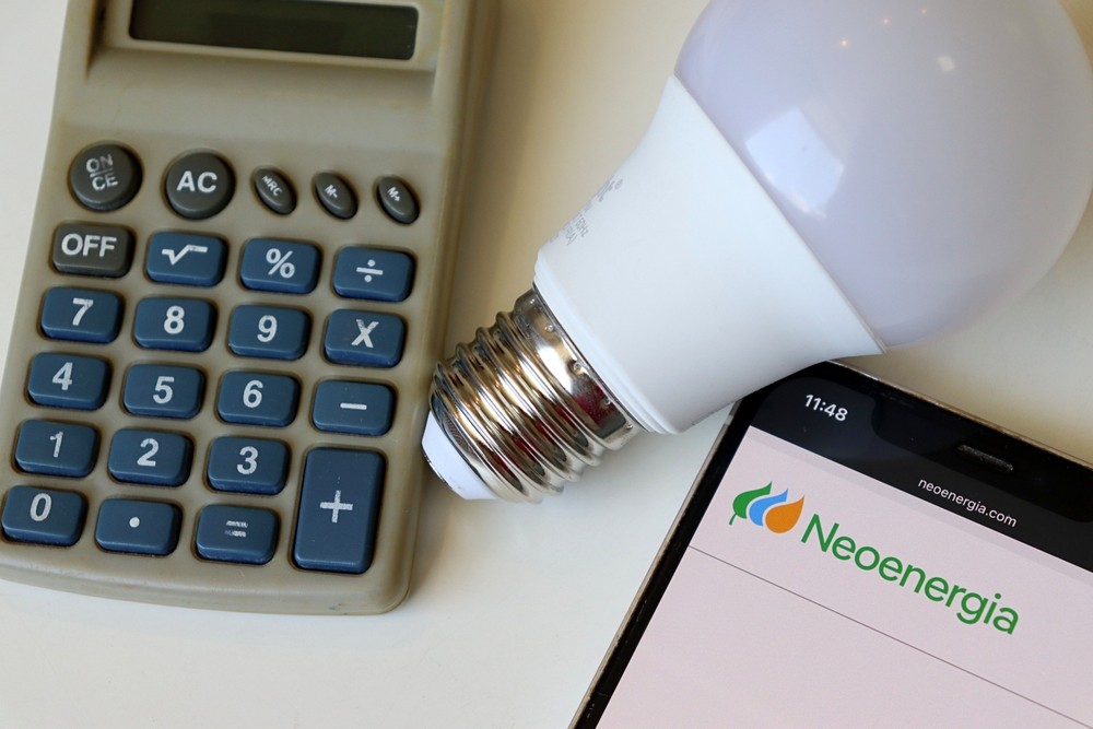 Energia é distribuída por meio de concesssionarias espalhadas pelo Brasil (Imagem: Shutterstock)