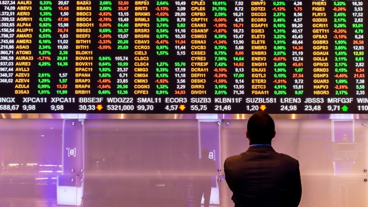 O dólar era cotado a R$ 5,24 (Imagem: Shutterstock)