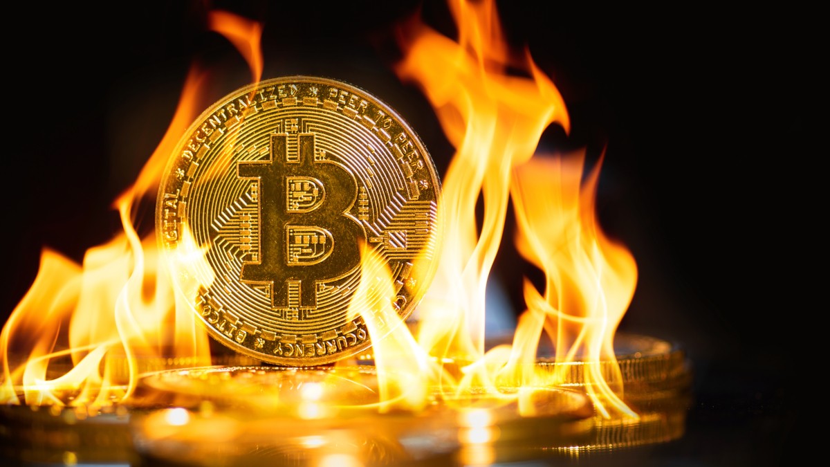 BTC ostenta desconto quase -40% ante sua máxima de preços a US$ 126,1 mil (Imagem: Shutterstock)