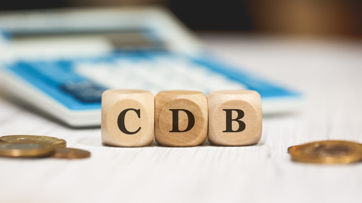 Entenda como os CDBs rendem praticamente o dobro da caderneta de poupança (Imagem: Shutterstock)