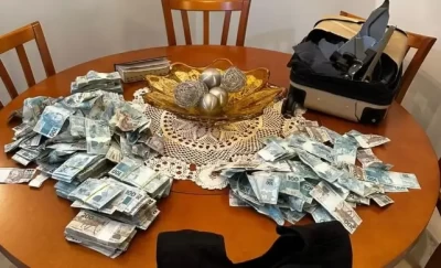 Dinheiro foi achado pelos policiais que participavam da operação (Imagem: Reprodução/PF)