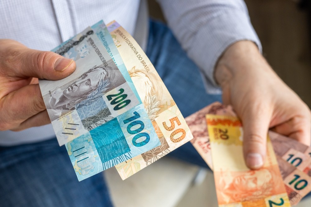 Produtos atrelados à Selic ganham destaque nas carteiras (Imagem: Shutterstock)