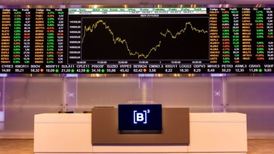 O dólar comercial recuou 0,18%, encerrando a R$ 5,18 (Imagem: Shutterstock)