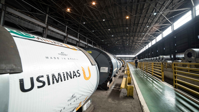 Usiminas (USIM5) reverte prejuízo e lucra R$ 129 milhões no 4º trimestre de 2025 loading=