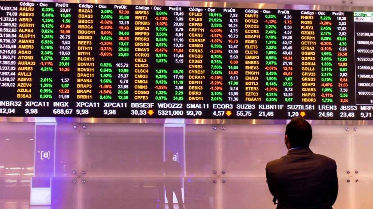 O dólar recuava 0,24% (Imagem: Shutterstock)