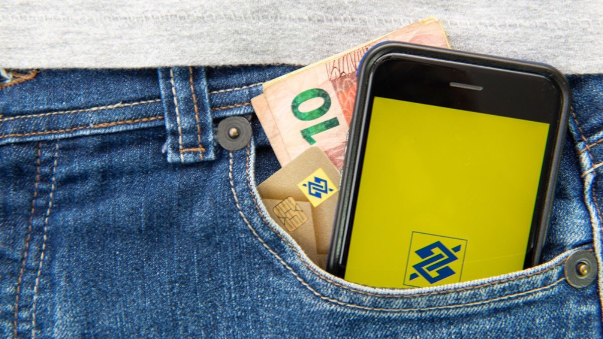 Segundo o banco, mais de 42% dos usuários da ferramenta têm até 25 anos (Imagem: Shutterstock)