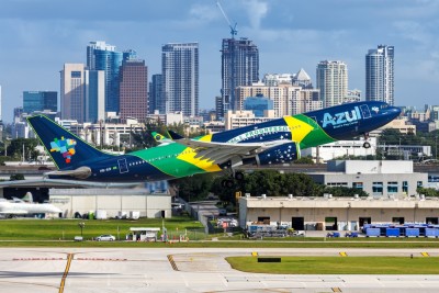 Azul tem quase um terço do market share de voos comerciais no país (Imagem: Shutterstock)