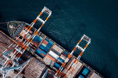 Importações brasileiras vêm especial dos EUA e China (Imagem: Shutterstock)