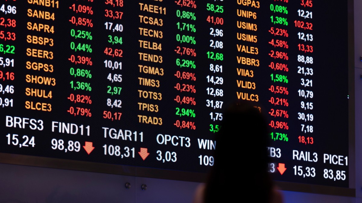 Mesmo com o último pregão do mês azedo, o IBOV sobe +% em fevereiro de 2026 (Imagem: Shutterstock)