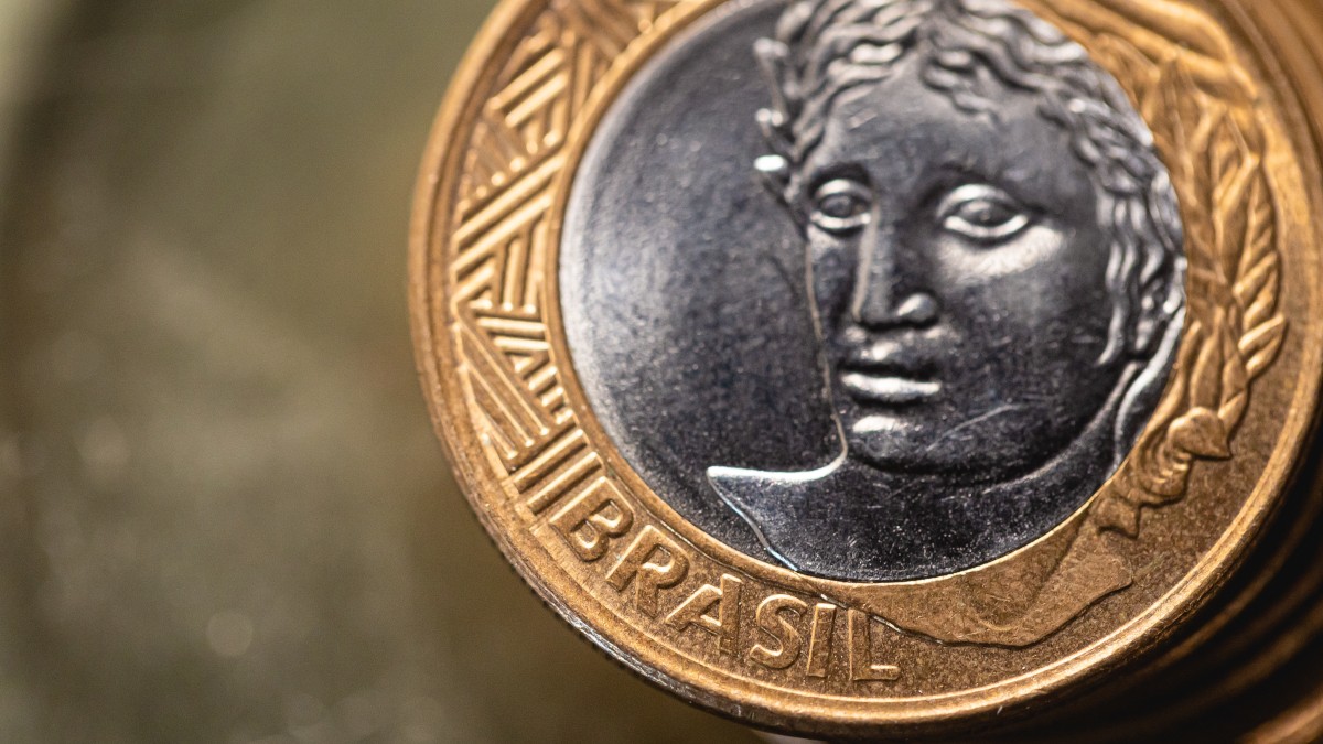 Taxas devolvem parte das altas recentes e títulos públicos voltam a se valorizar (Imagem: Shutterstock)