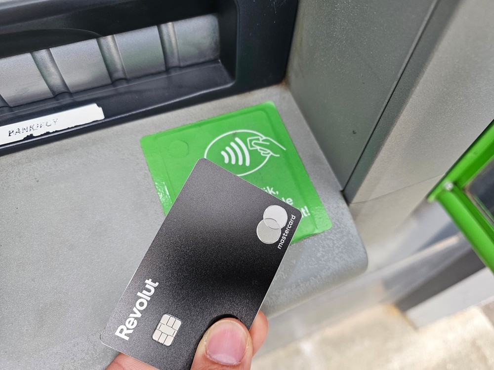 Revolut foi fundada no Reino Unido (Imagem: Shutterstock)