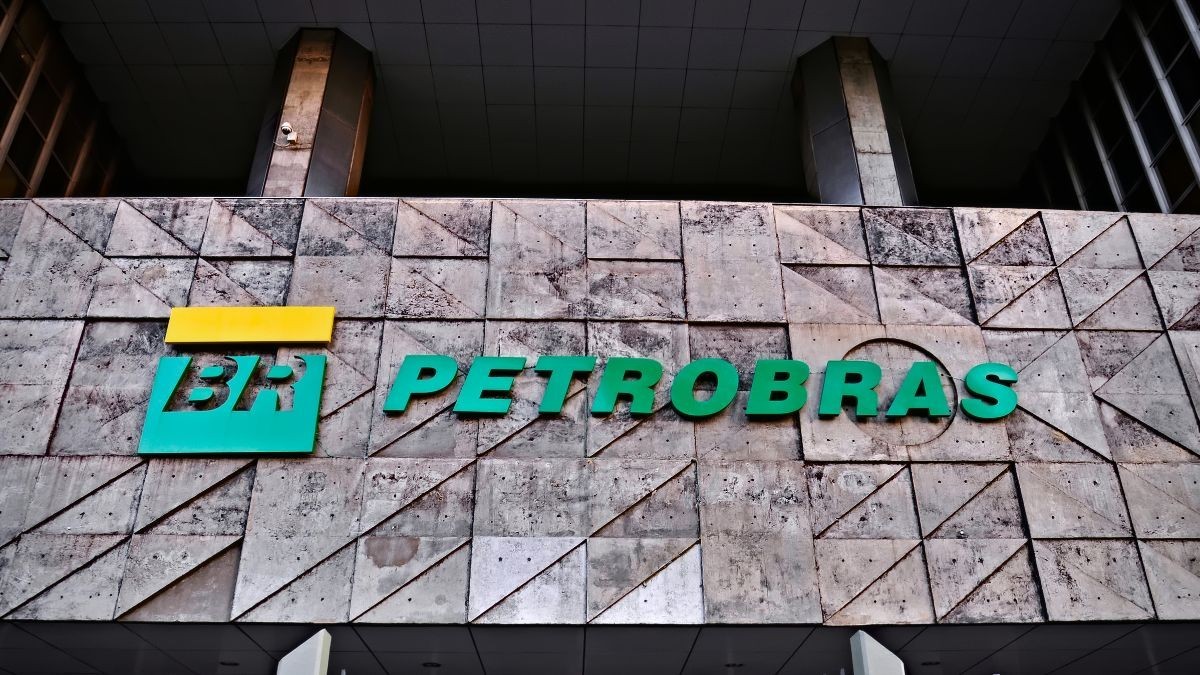 “Adoraria distribuir dividendos extraordinários”, diz CFO da Petrobras (PETR4) loading=