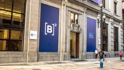 B3 é a responsável pela bolsa de valores do Brasil (Imagem: Shutterstock)