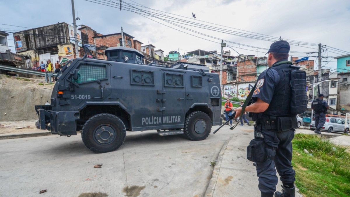 A PM já fez diversas operações contra o PCC e o CV (Imagem: Shutterstock)