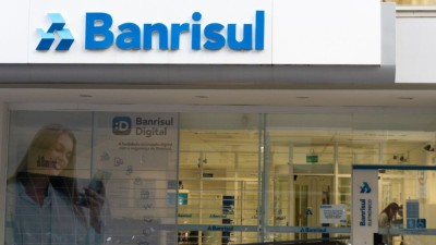 Proventos do Banrisul chegam a R$ 0,22 por ação (Imagem: Shutterstock)