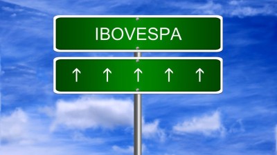 O dólar fechou com leve alta de 0,03%, a R$ 5,15 (Imagem: Shutterstock)