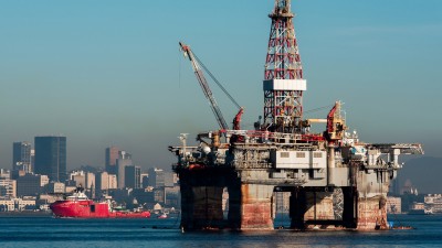 Volatilidade no Oriente Médio segue favorecendo PETR4 e, por tabela, o IBOV (Imagem: Shutterstock)