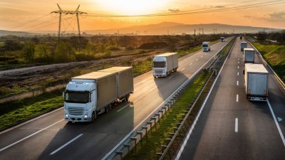 A receita líquida ajustada atingiu R$ 1,9 bilhão entre outubro e dezembro (Imagem: Shutterstock)