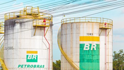 Com preços mais justos, refinarias viram mais sentido em produzir no limite (Imagem: Shutterstock)