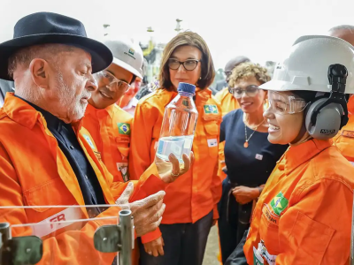 Lula e Chambriad visitaram refinaria durante a tarde desta sexta (Imagem: PR)