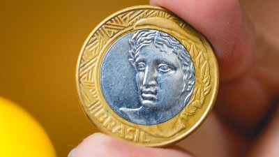 O Boletim Focus traz as projeções do mercado para a economia brasileira (Imagem: Shutterstock)