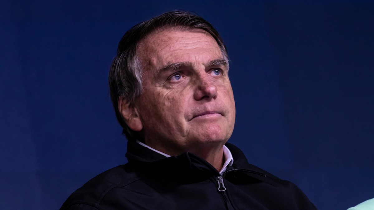 Prisão domiciliar para Bolsonaro só depende do ministro Alexandre de Moraes, do STF (Imagem: Shutterstock)