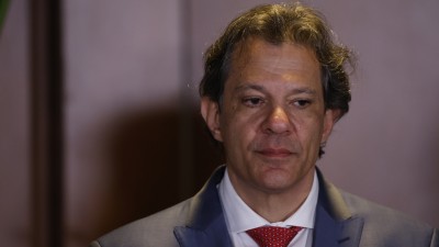 Haddad tenta reverter favoritismo de Tarcísio de Freitas ao governo de SP (Imagem: Shutterstock)