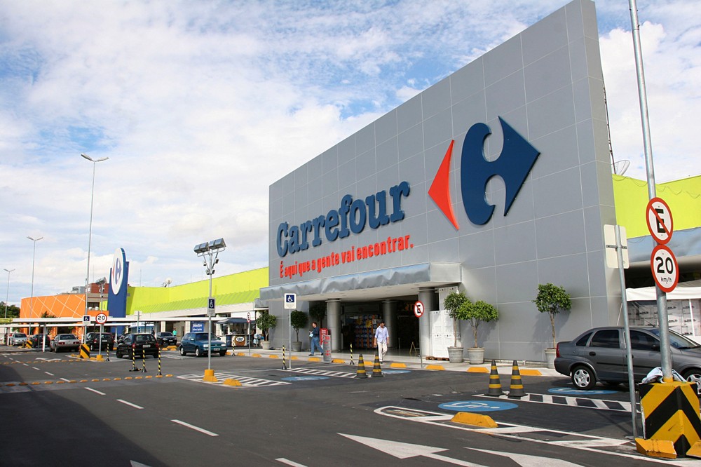 Carrefour é uma das maiores redes de varejo do mundo e negocia BDRs na B3 (Imagem: Shutterstuck)