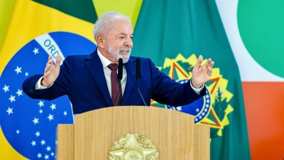 Lula levaria 41% dos votos do centro no 2º turno, contra 32% de Flávio, segundo o Datafolha (Imagem: Ricardo Stuckert/Presidência)