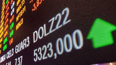 Ações de petroleiras, incluindo PETR4, se dão bem e ajudam IBOV (Imagem: Shutterstock)