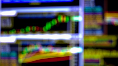 Mesmo com PETR4 realizando lucros, VALE3 e bancos dão sustento ao IBOV (Imagem: Shutterstock)