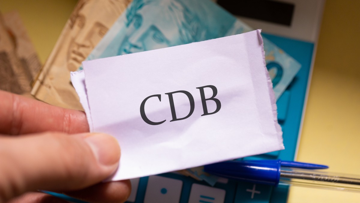 CDBs Prefixados garantem taxas até o seu vencimento, sem oscilar com a Selic (Imagem: Shutterstock)