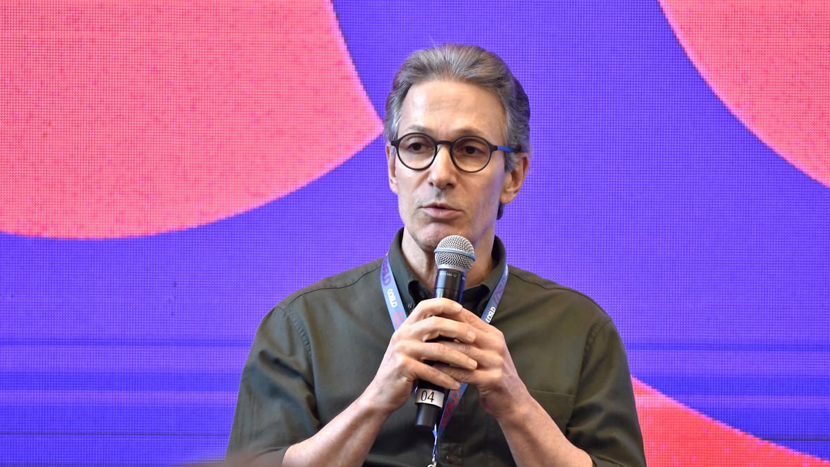 Zema escolhe ser cabeça de chapa presidencial até o final (Imagem: Shutterstock)