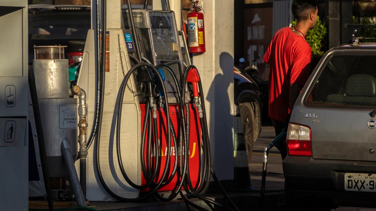 Reajuste acontece no momento em que alta injustificada é investigada pela ANP (Imagem: Shutterstock)