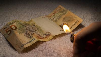 Cerca de 31% dos brasileiros não têm um centavo sequer de dinheiro guardado (Imagem: Shutterstock)