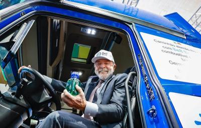 Presidente apresentou novo combustível que reduz emissões em 99% (Imagem: PR)