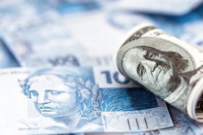 Dólar voltou ao menor patamar em mais de dois anos (Imagem: Shutterstuck)