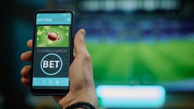 A maior parte gasta R$ 100 ou mais por mês (Imagem: Shutterstock)