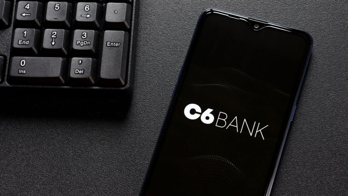 C6 Bank conseguiu decisão judicial para manter oferta do consignado (Imagem: Shutterstock)