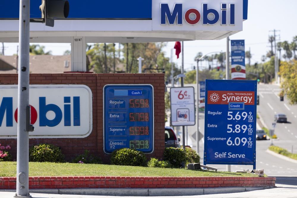 Preço do combustível pode ser um dos principais gargalos para vitória de Republicanos nas eleições (Imagem: Shutterstuck)Tênis de US$ 500 faz as ações da Adidas saltarem na bolsa de valores; 