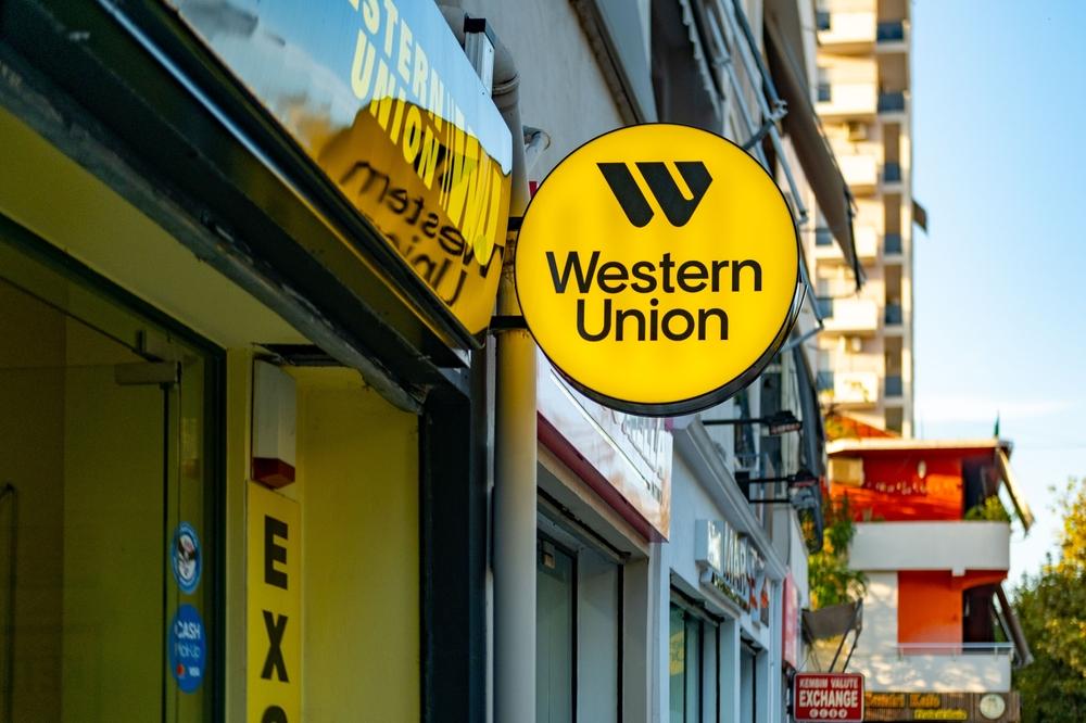 Casa de câmbio é conhecida pela cobertura global e pela agilidade na conversão (Imagem: Shutterstuck)