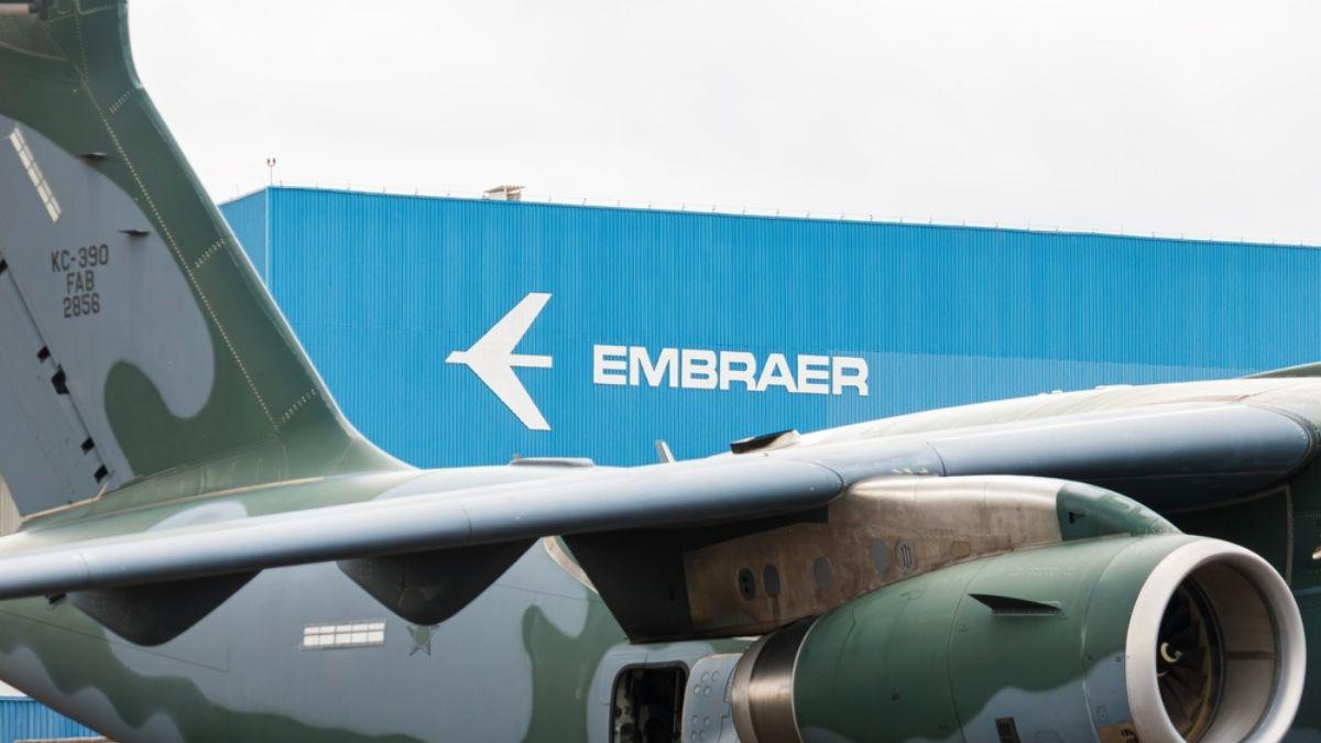 Na aviação comercial, a carteira de pedidos atingiu US$ 15 bilhões no 1T26 (Imagem: Shutterstock)