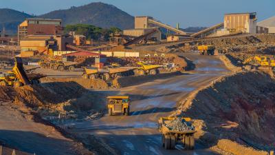 VALE3 faz os maiores volumes de vendas de minério de ferro, cobre e níquel (Imagem: Shutterstock)