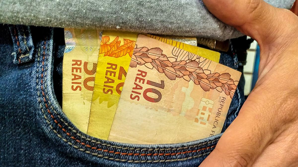 Juros compostos também caíram em certos títulos do Tesouro Direto (Imagem: Shutterstock)