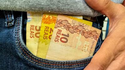 Juros compostos também caíram em certos títulos do Tesouro Direto (Imagem: Shutterstock)