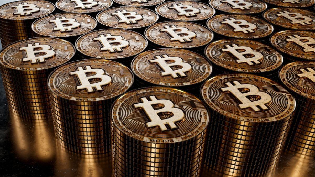 O Bitcoin, no entanto, ainda acumula baixa de 21,3% em 2026 (Imagem: Shutterstock)