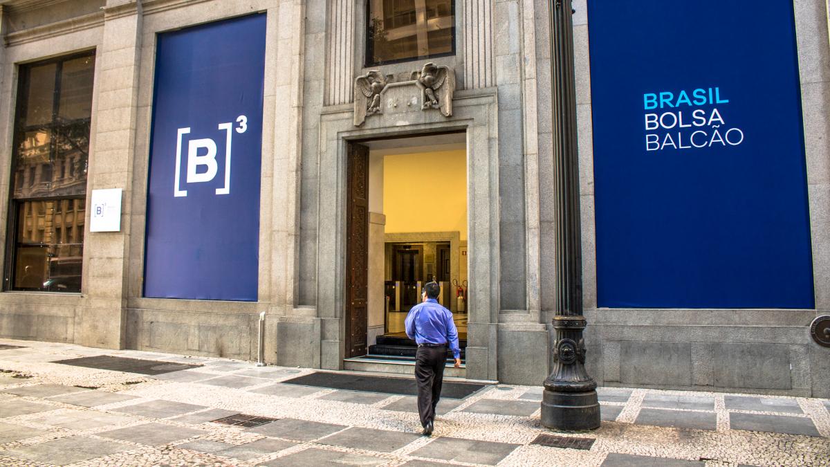 Operações de renda fixa seguem ajudando os números da B3SA3 no 1T26 (Imagem: Shutterstock)